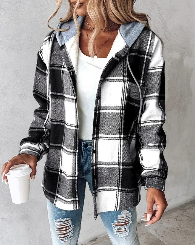 Dames-hoodie in ruitdesign – Warm & Casual