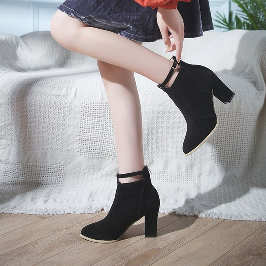 ILENIA | Leren Enkellaarsjes met Tijdloze Elegantie