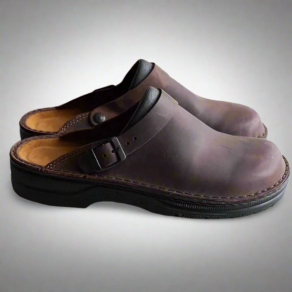 Brivon | Unisex Suède Clogs met Verstelbare Gesp