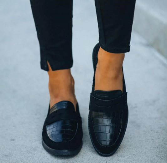 IRINA | Zwarte Suède Loafers met Minimalistische Klasse