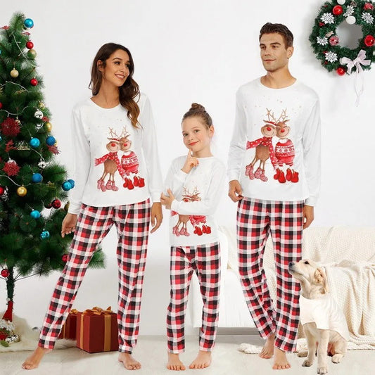 Kerstfamilie Pyjama Set | Zachte, Warme Loungekleding voor het Gezin 0