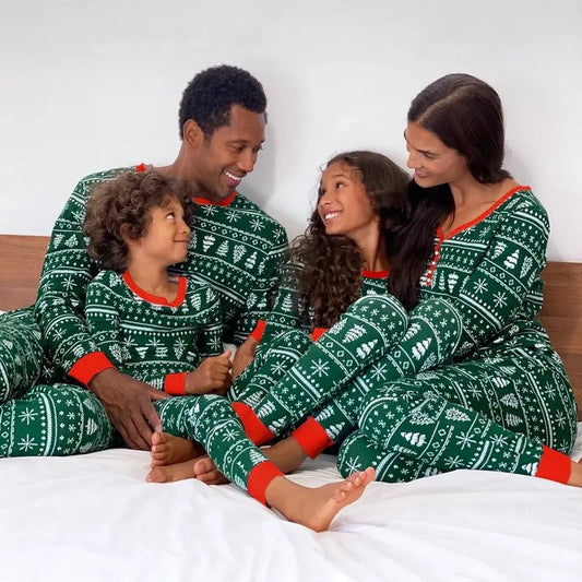 Kerstfamilie Pyjama Set | Zachte, Warme Loungekleding voor het Gezin 1