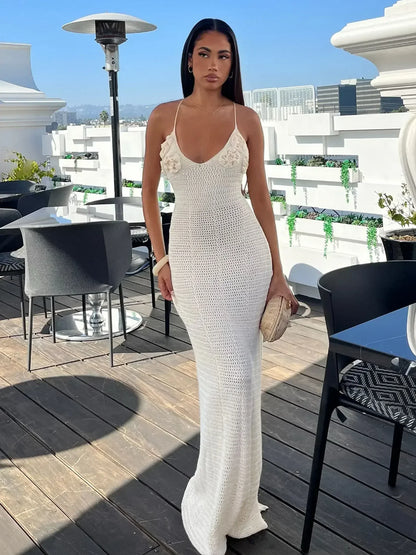 ALVA | Witte maxi jurk met V-hals en bloemenaccent