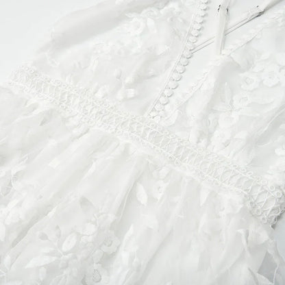 FIORELLA | Witte kanten jurk met bloemenborduursels